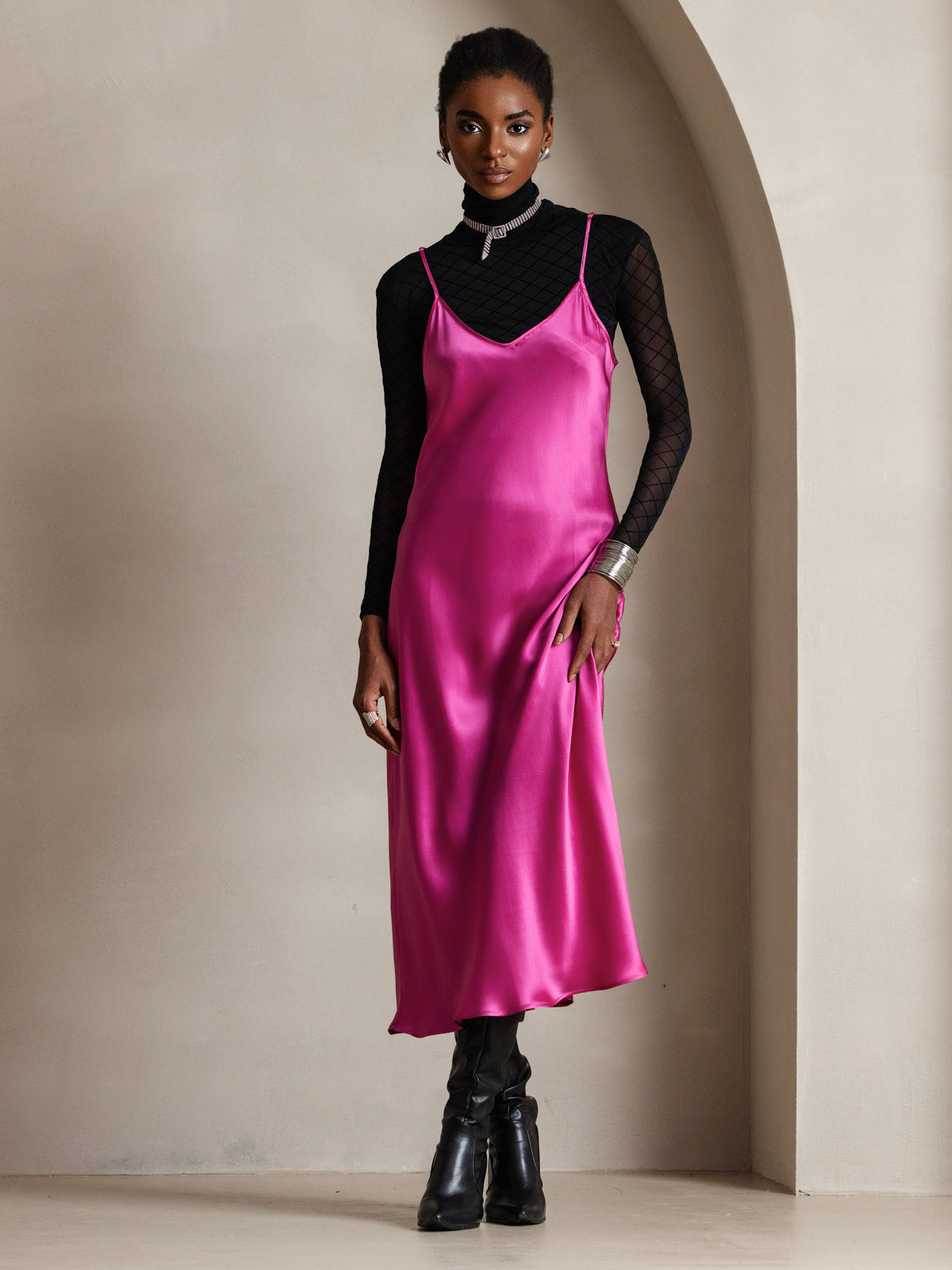 Langes Seidenkleid mit Spaghettiträgern