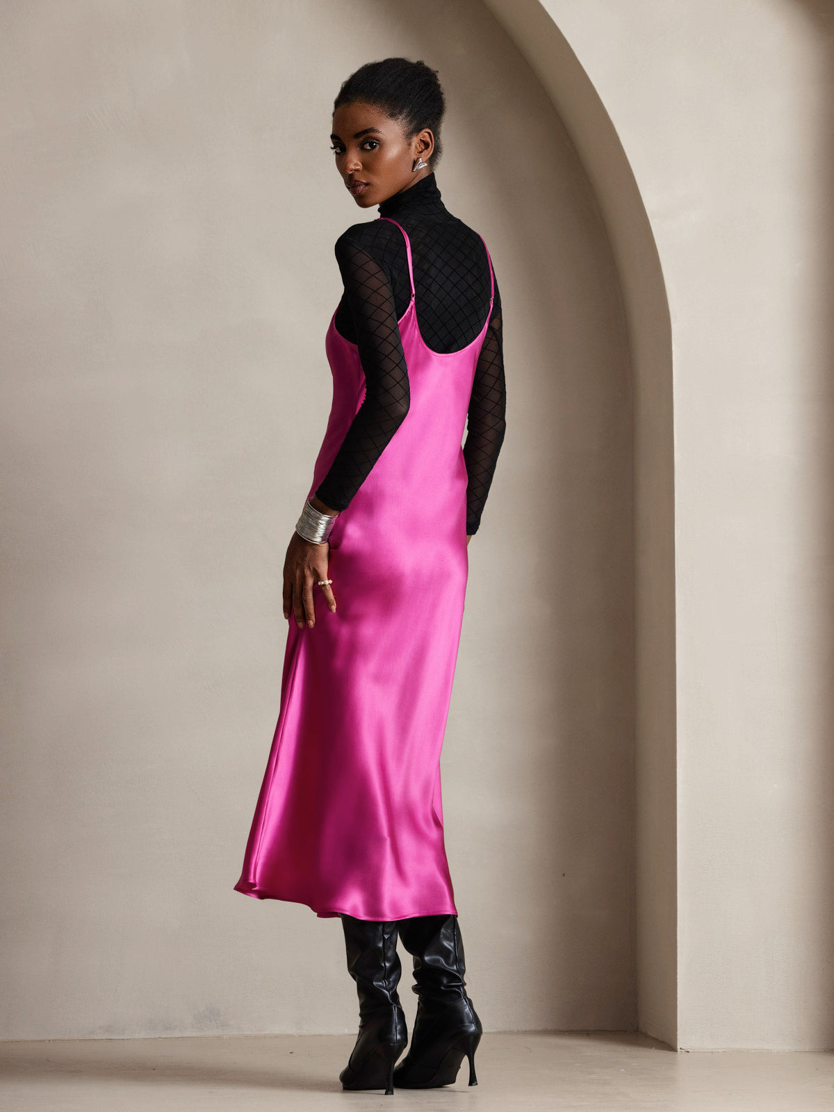 Langes Seidenkleid mit Spaghettiträgern