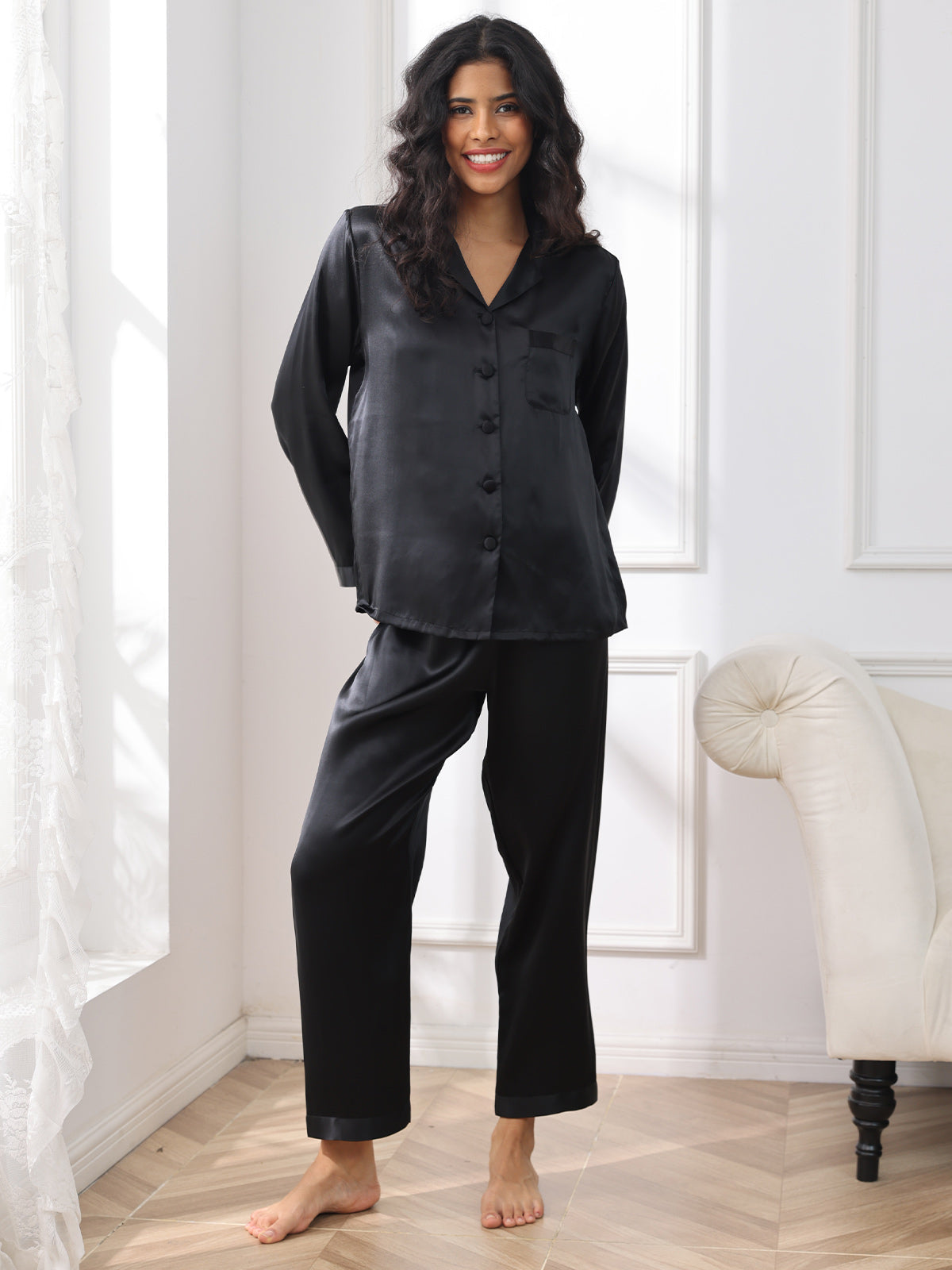 Reine Seide Knöpfe Damen Pyjamas